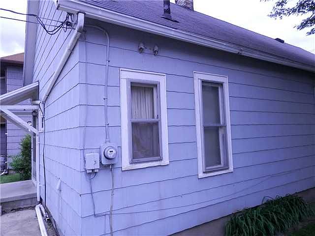2nd image of 106 W Union St