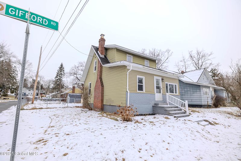 2nd image of 134 Gifford Road