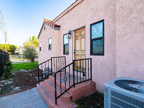 3rd image of 2708 W 60th St #2708