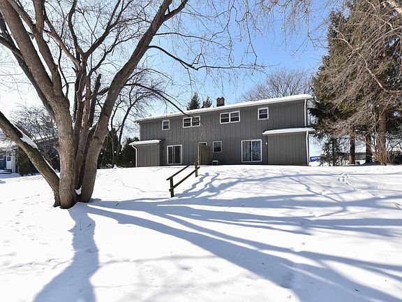 2nd image of 520 Cottonwood Ave