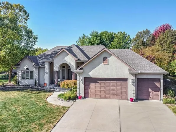 120 SE Meadowbrook Dr, Lees Summit, MO 64082