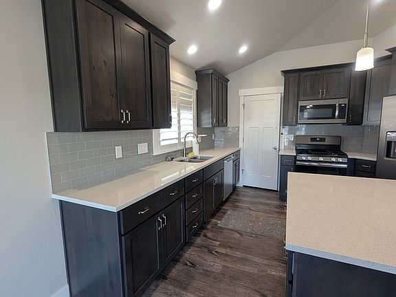 2nd image of 627 W Lewis Ln