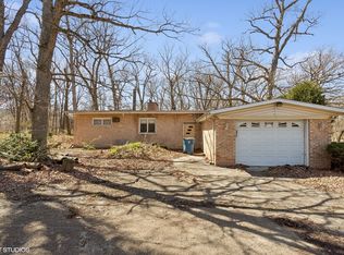 8345 W McCarthy Rd, Palos Park, IL 60464