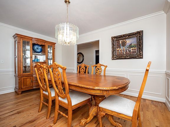 5th image of 709 Neely Farm Dr