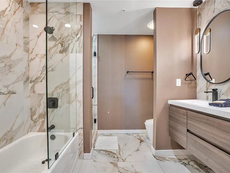 525 E Jackson St #301 — Photo 40