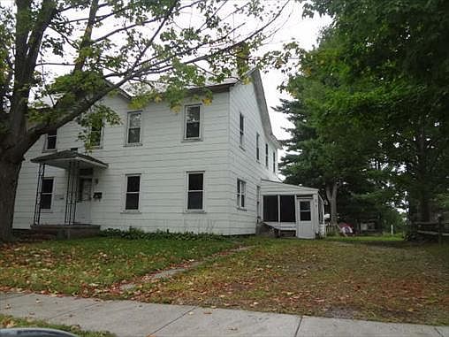 2nd image of 101 E Main St