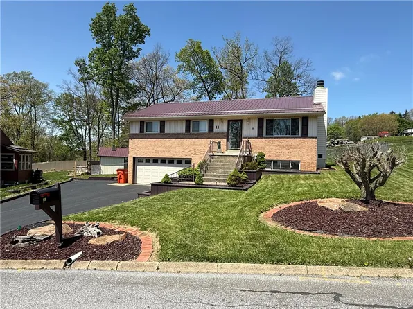 11 Hoyt Dr, Indiana, PA 15701