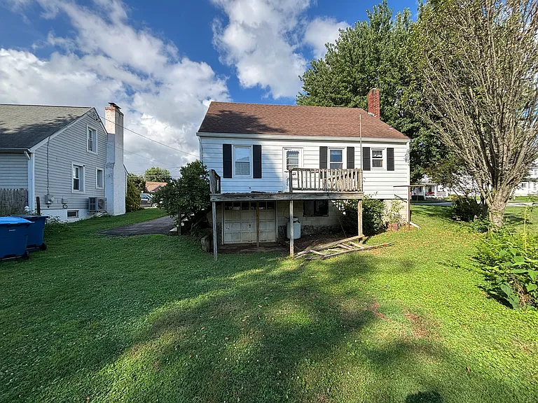 108 Pearl St — Photo 42