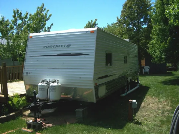 19/91 Woodhaven Dr E, Sublette, IL 61367