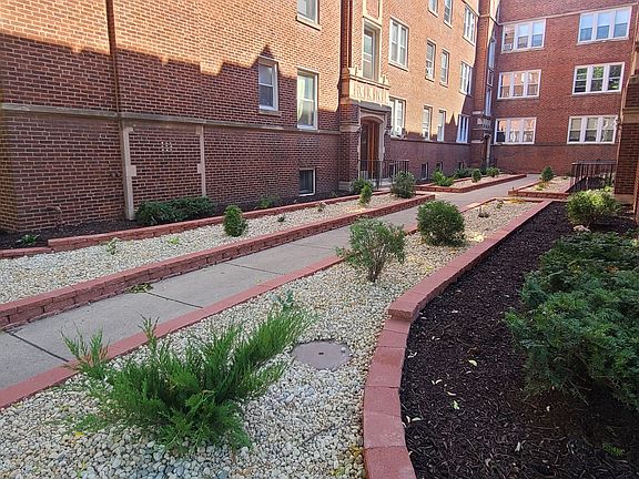 3rd image of 4831 N Wolcott Ave APT 1B