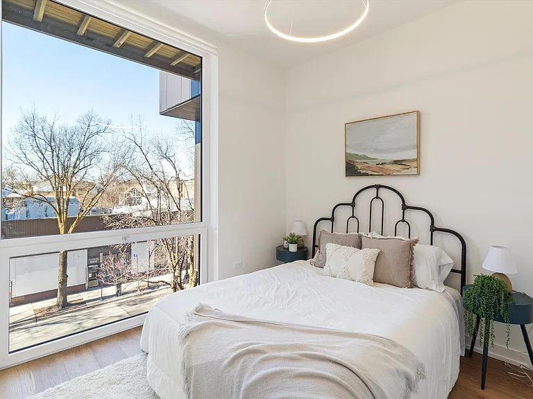 4513 N Clark St #505 — Photo 7