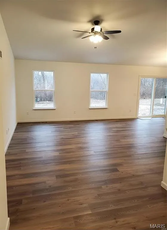 3 bed, 2.0 bath, 1507 sqft, $2,600 — Photo 4