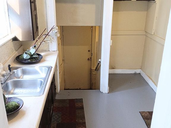 3rd image of 12071 Birwood St