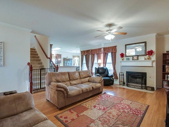 3rd image of 1128 Hidden Glen Ct