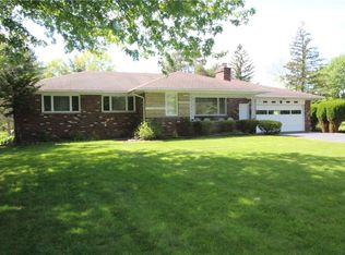 475 County Line Rd, Ontario, NY 14519