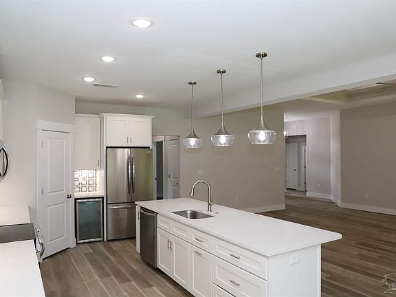 5th image of 5514 Chenier Dr