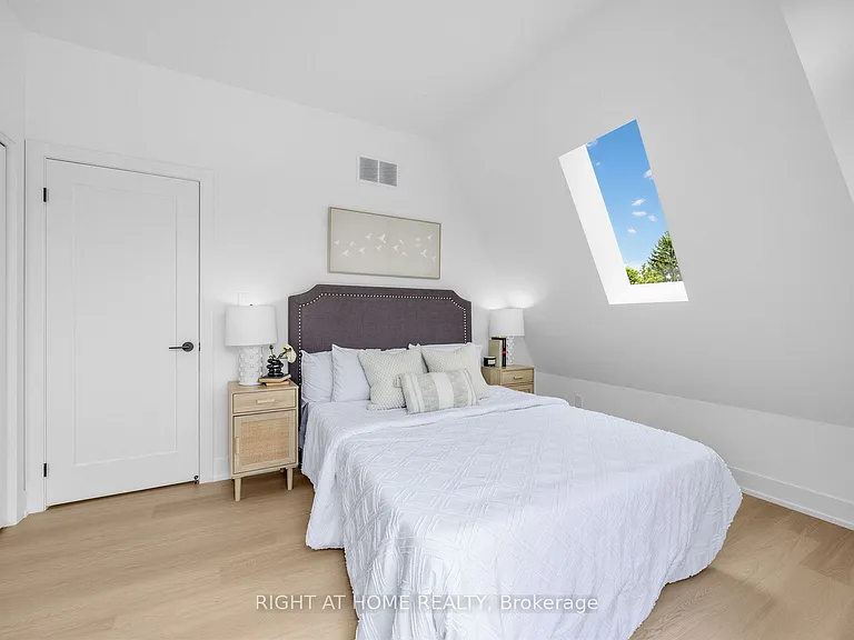 1416 Islington Ave #B — Photo 15