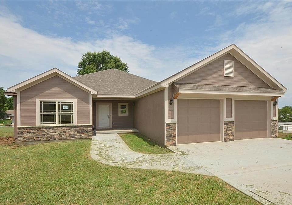 1st image of 332 Fairview Cir