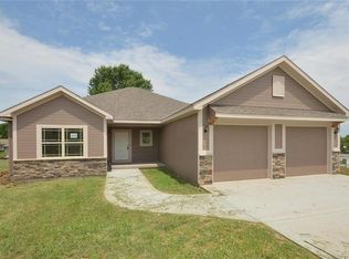 332 Fairview Cir, Platte City, MO 64079