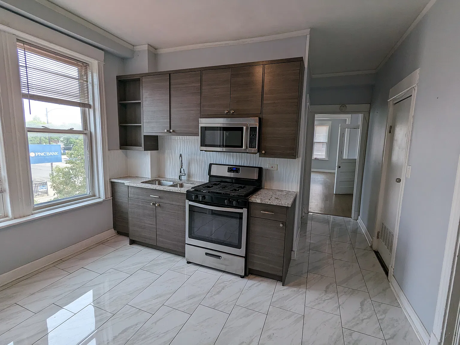 2 bed, 900 sqft, $2,600 — Photo 1