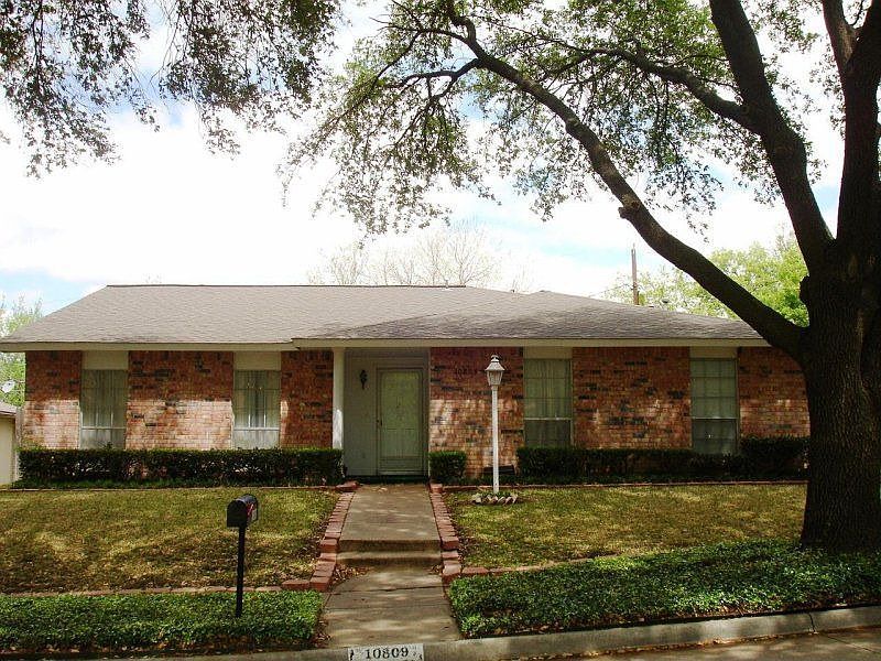 1st image of 10809 Middle Knoll Dr