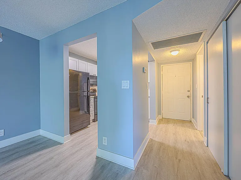 9440 SW 8th St #417 — Photo 9