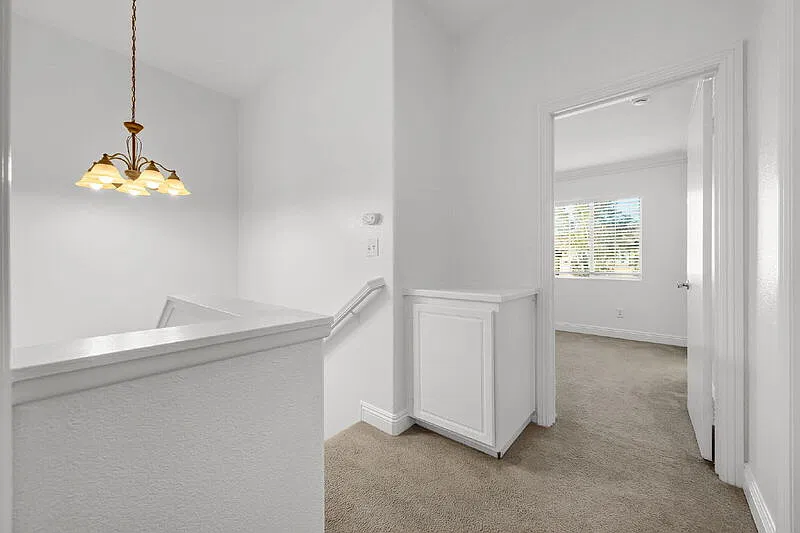 3 bed, 2.5 bath, 1321 sqft, $3,850 — Photo 3