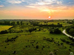 1587 N 450th Rd, Baldwin City, KS 66006