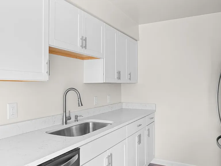 935 Still Harbor Cir — Photo 11