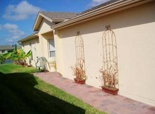 589 Grand Canal Dr, Poinciana, FL 34759