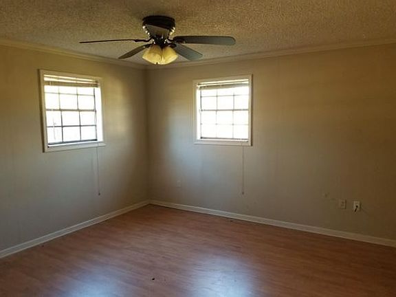 5th image of 214 Phils Ln