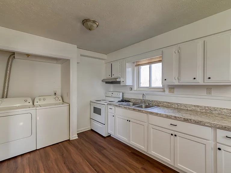 6315 Grovenburg Rd — Photo 2