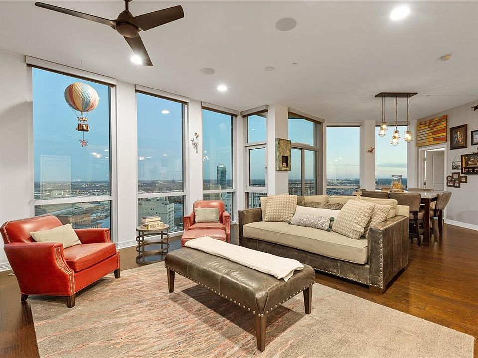 1st image of 500 Throckmorton St APT 2712