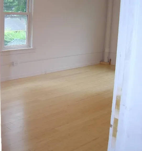725 W Court St — Photo 7