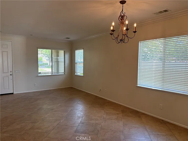 11018 Veach St — Photo 5