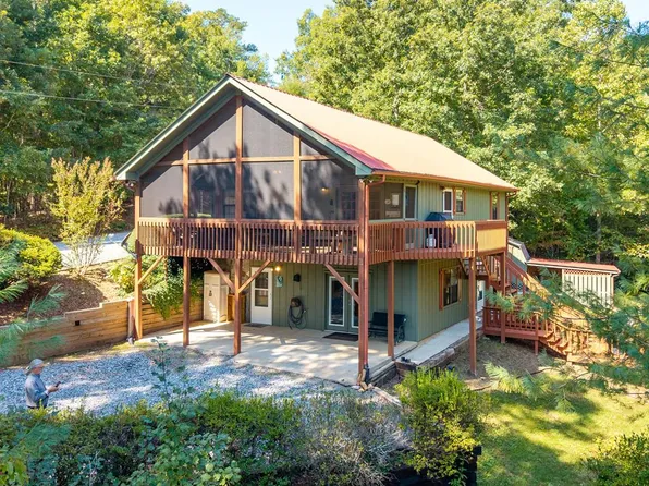 138 Oakwood Trl, Mineral Bluff, GA 30559