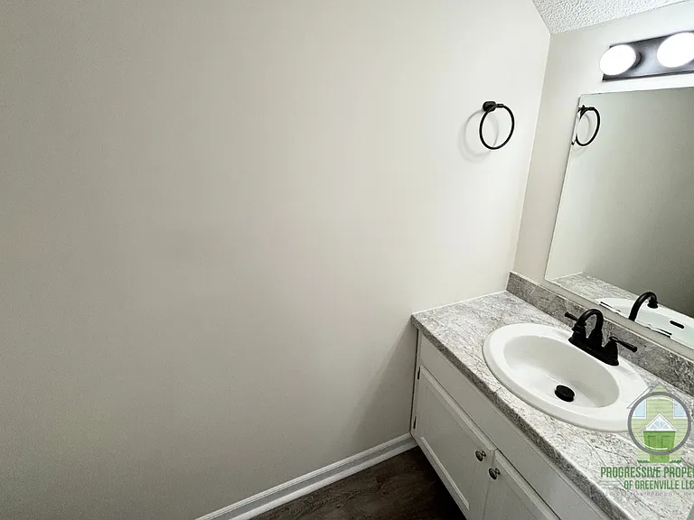 1216 N Main St #B2 — Photo 7