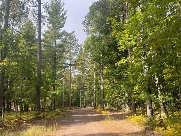 1 White Pine Way, Marquette, MI 49855