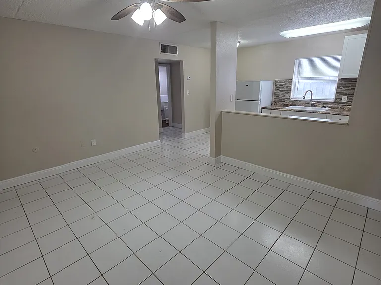 Greenbriar Apartments — Photo 12