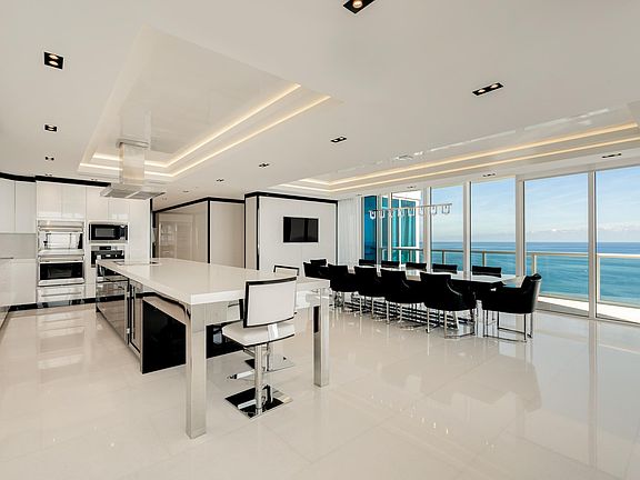 3rd image of 100 S Pointe Dr #3804/5