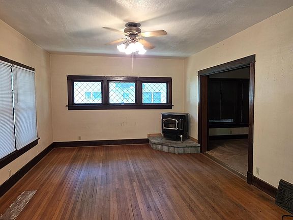 4th image of 309 Maple St