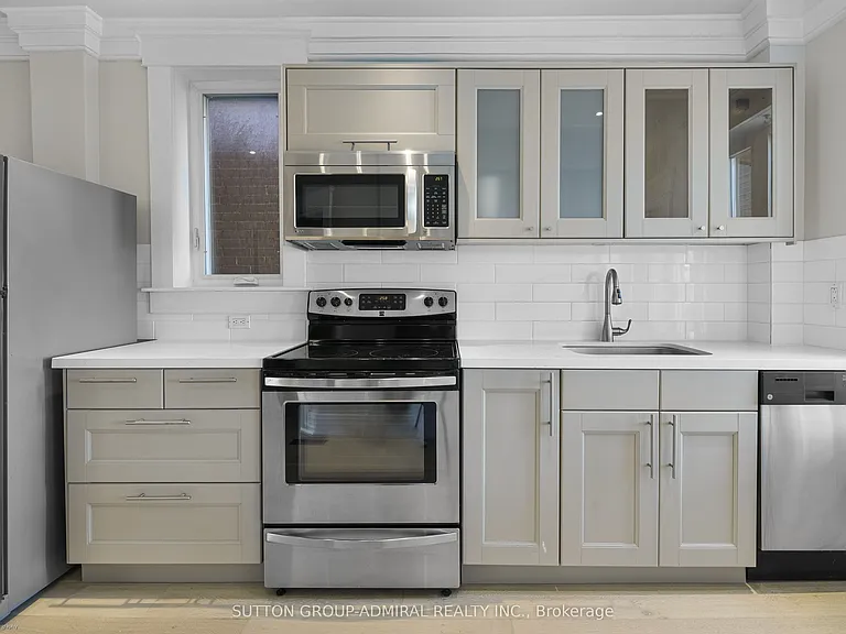 481 Brock Ave #2 — Photo 7