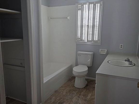 5th image of 543 Salem St