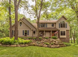 2331 Peppermill Ct, Hartland, MI 48353