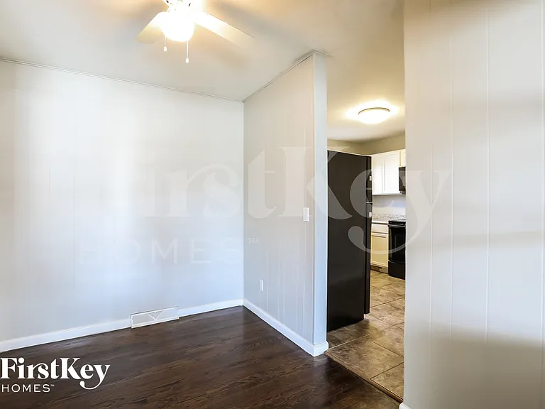 5128 N Palmer Ave — Photo 5