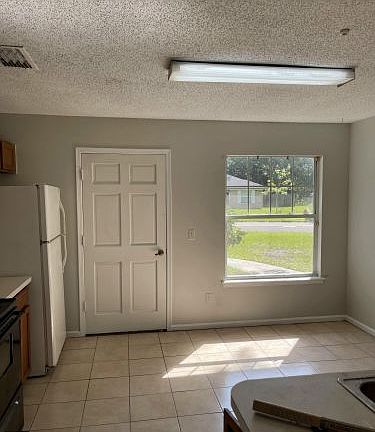 3rd image of 3980 Hunters Lake Cir E