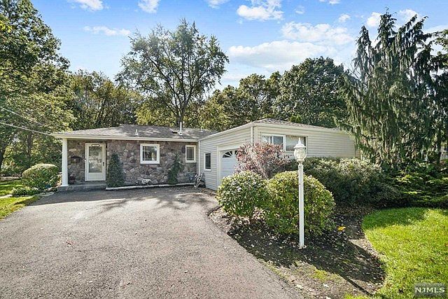 1st image of 157 Eagle Dr