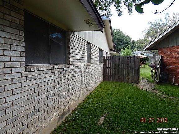 2nd image of 115 Madrid Dr