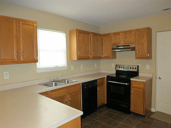3rd image of 5624 Wood Hollow Dr