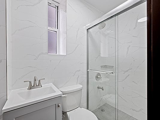 5th image of 98 Clinton St Floor 4